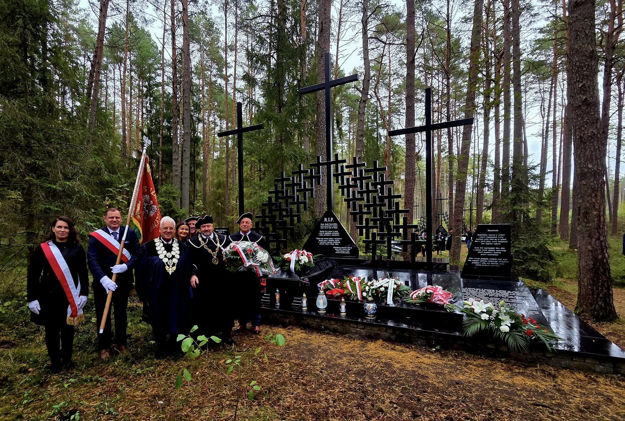 Biskup Wiesław Szlachetka podczas obrzędu