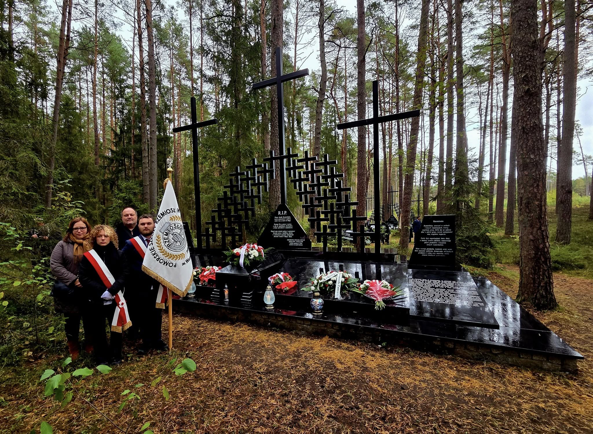 Las Piaśnicki – symboliczne ujęcie